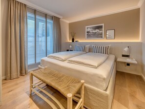 3 slaapkamers, een kluis op de kamer, een bureau