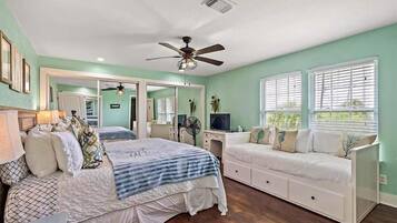 4 bedrooms, desk, iron/ironing board, travel crib