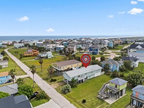 Exterior - Welcome to "Coastal Vibes" – your perfect beachside escape! (Galveston)