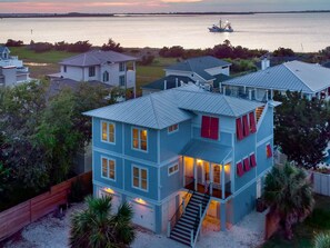 المنشأة من الخارج