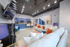 Smart TV, fireplace, stereo, offices
