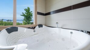 Basic Room, 1 Bedroom (F1) | 1 bedroom, free WiFi - Yeosu Falling in Blue Ocean View Pension (Yeosu)