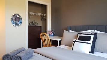 Comfort Double Room, 1 Queen Bed (Bowness Room) | 1 bedroom, blackout drapes, free WiFi, bed sheets