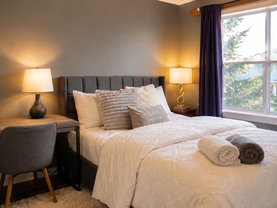 Comfort tweepersoonskamer, 1 queensize bed (Bowness Room) | Individueel gemeubileerd, verduisterende gordijnen, gratis wifi
