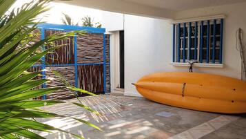 المنطقة المحيطة بالمنشأة