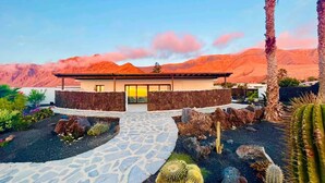 Unclassified image, 4 of 30, button - Casa Marina 4-bed Villa With Pool in Famara (Teguise)