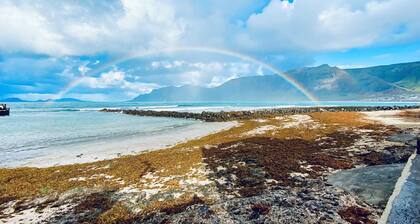 Casa Marina 4-bed Villa With Pool in Famara