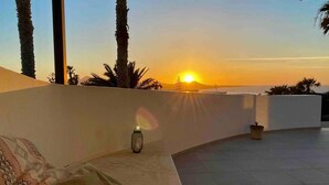 Unclassified image, 3 of 30, button - Casa Marina 4-bed Villa With Pool in Famara (Teguise)