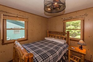 2 bedrooms, free WiFi, bed sheets, wheelchair access - 4 Seasons availability, Level elevation, lake front cabin WiFi, Heat, AC (Nisswa)