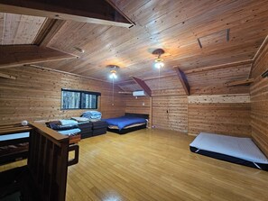 1 habitación y escritorio 