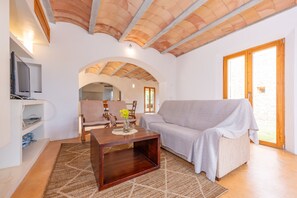 TV - SES FONOLLERES - Villa with private pool and free Wifi in Cala Bona (Son Servera)