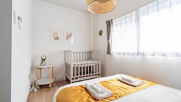 3 bedrooms, desk, iron/ironing board, free WiFi