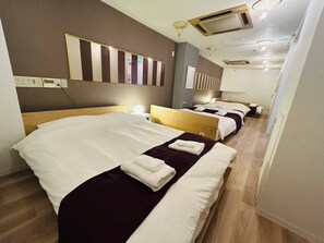 3 slaapkamers, een bureau, een strijkplank/strijkijzer, gratis wifi