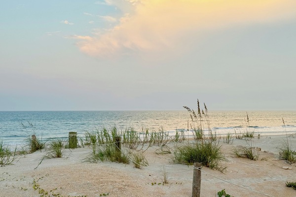 In Strandnähe, Liegestühle, Strandtücher