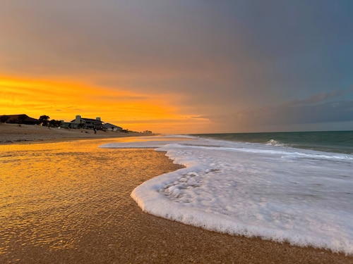 Spacious 3BR Beach House, Hot Tub, Walk to Ocean – Dog Friendly