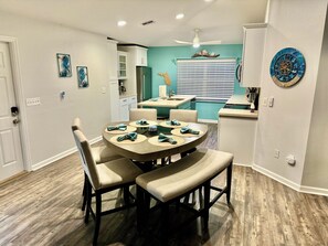 Dining - Spacious 3BR Beach House, Hot Tub, Walk to Ocean – Dog Friendly (Palm Coast)
