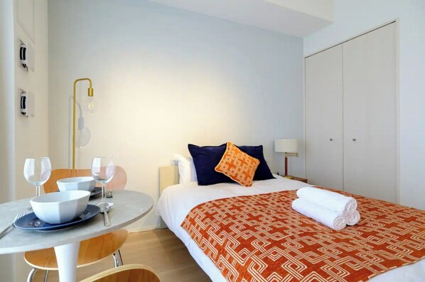 1 bedroom, desk, iron/ironing board, free WiFi