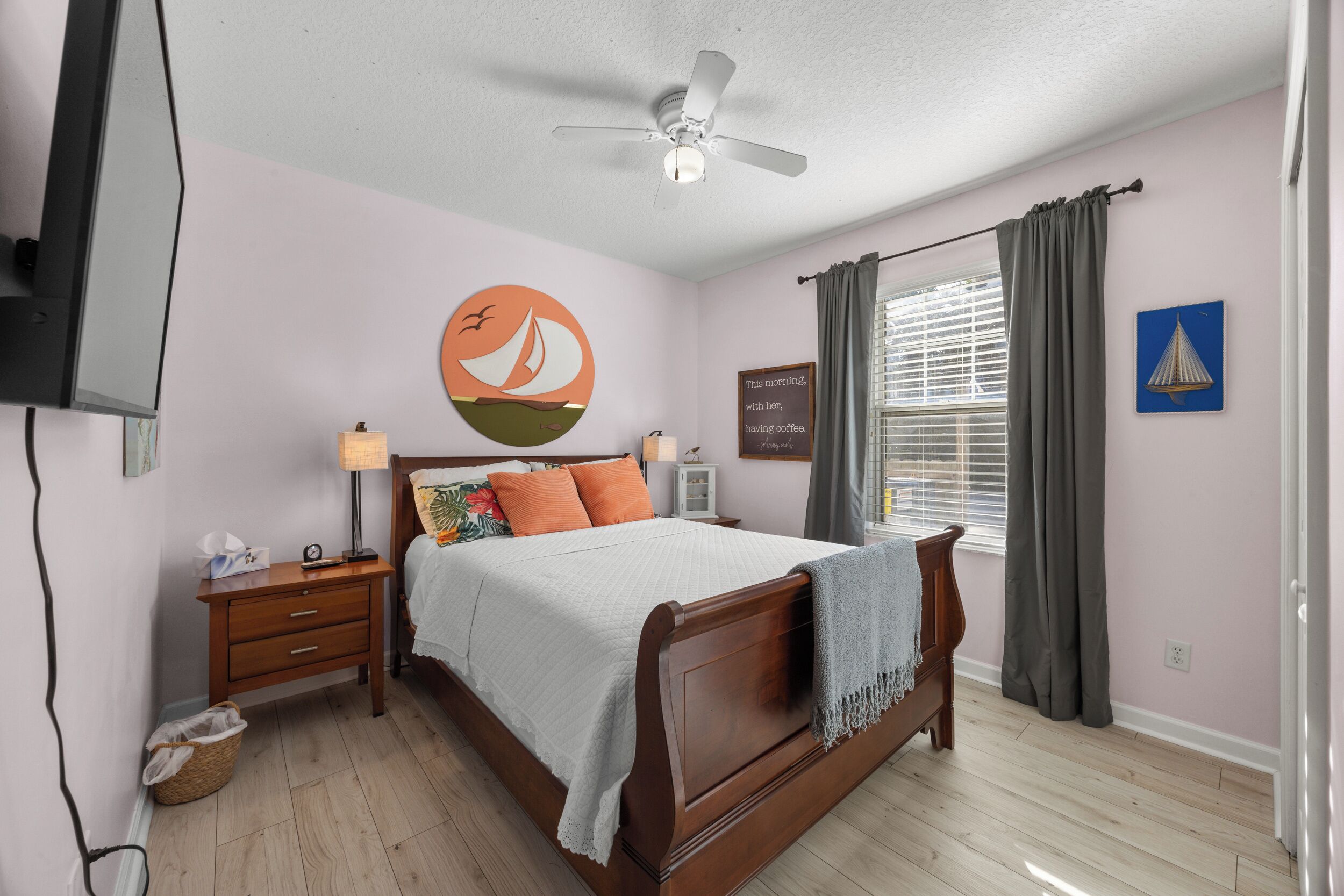 3 bedrooms, desk, iron/ironing board, free WiFi