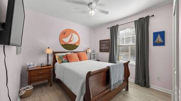 3 bedrooms, desk, iron/ironing board, free WiFi