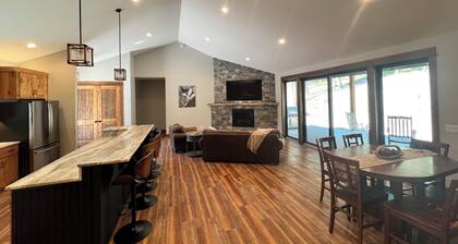 Spacious Seeley Lake luxury home 4-BDR, 4 bath. Snowmobiler/Adventurer paradise