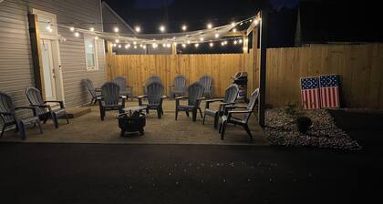 MAGNOLIA ON MAIN! Charming 4-bed, renovated century old home in Williamstown.