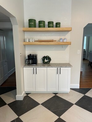 Interior - MAGNOLIA ON MAIN! Charming 4-bed, renovated century old home in Williamstown. (Williamstown)