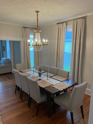 Dining - MAGNOLIA ON MAIN! Charming 4-bed, renovated century old home in Williamstown. (Williamstown)