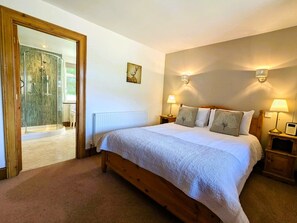 1 chambre, fer et planche à repasser, accès Internet, draps fournis