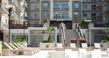 Cozy 1-bedroom in enjoyable Houston with fitness room, WiFi, Pool, Balcony