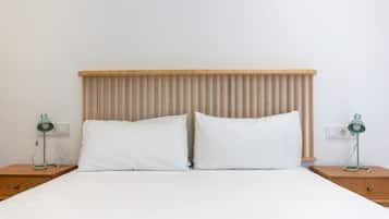 1 slaapkamer, een strijkplank/strijkijzer, reisbedje, gratis wifi