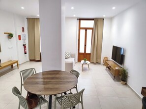 Dining - VLC HOST - Alfaro A (Valencia)