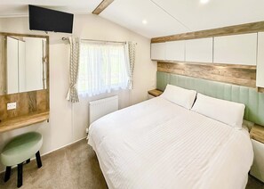 3 bedrooms, WiFi - Elite 3 Bed with Decking (Nr New Quay, Cardiganshire)