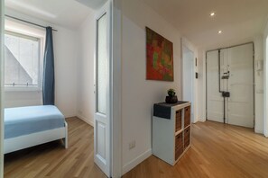 2 bedrooms, iron/ironing board, travel cot, WiFi