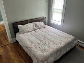 3 chambres, fer et planche à repasser, Wi-Fi, draps fournis