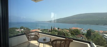 Penthouse/ Apartment mit Meerblick in der Bucht von Kotor