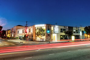 Front of property - LYFE INN & SUITES by AGA - Beverly Hills (Los Angeles)
