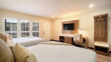 Desk, laptop workspace, soundproofing, free WiFi