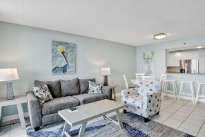 Smart TV, books - Jun 27-Jul 13 Open! Enjoy Warm Sand+Sunshine+Ocean @ EZ Walkout Grnd Level Condo (Perdido Key)