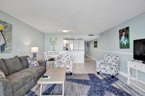 Smart TV, books - May 3-13 Open*Enjoy Warm Sand, Sunshine & Ocean*EZ to Beach+Pools*Grnd Level+Oceanfront (Perdido Key)