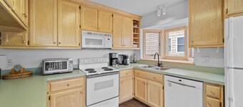 Direct Beach Access, Ocean Views, & Thoughtful Amenities for Relaxing Vacations