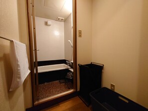 ハウス 2 ベッドルーム 禁煙 簡易キッチン | バスルーム | シャワー付き浴槽、ヘアドライヤー、バスローブ、タオル