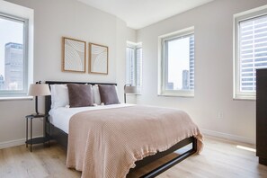 2 bedrooms, iron/ironing board, WiFi, bed sheets - Ideal Midtown 2BR w/ Gym & W/D, nr Rockefeller Center, by Blueground (Midtown)
