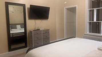 1 bedroom, iron/ironing board, travel cot, free WiFi