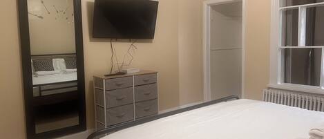 1 Schlafzimmer, Bügeleisen/Bügelbrett, Reisekinderbett, kostenloses WLAN