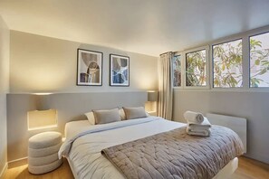 2 bedrooms, desk, iron/ironing board, WiFi - Place de la Bastille Cozy and Modern 2BD (Paris)