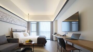 Daunenbettdecken, Betten mit Memory-Foam-Matratzen, Zimmersafe