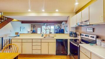 Forno, piano cottura, lavastoviglie, macchina per tè/caffè