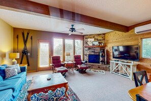 Télévision, cheminée