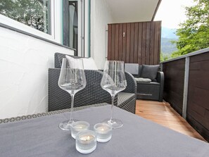 Terrace/patio - Lovely apartment for 2 people with WIFI, TV and balcony (Seefeld In Tirol)
