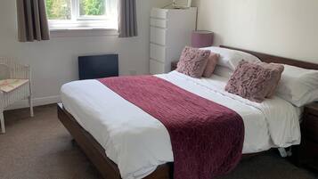 1 bedroom, desk, iron/ironing board, free WiFi